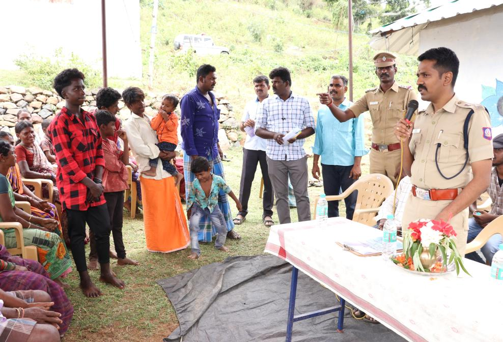 Community Policing Strengthens Public Trust image