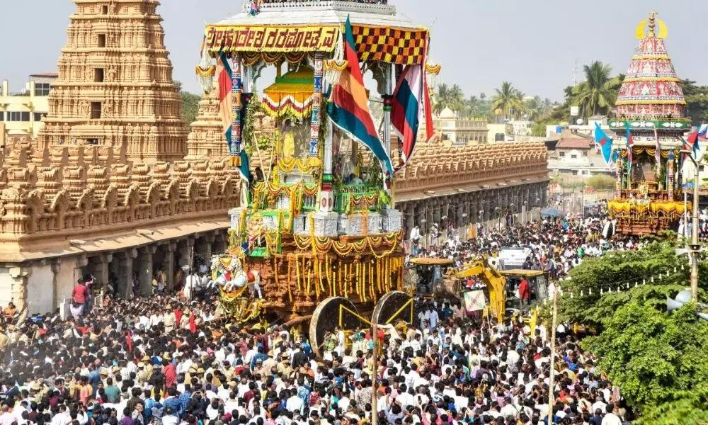 Devotee Footfall Continues to Rise at Yadadri Temple image